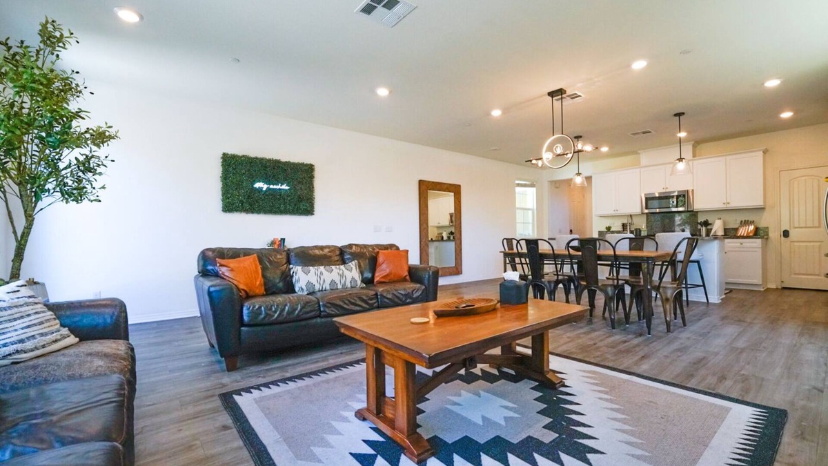 Fontana House | Pool, Hot tub, BBQ, Washer & Dryer, Dedicated work space, high speed internet.