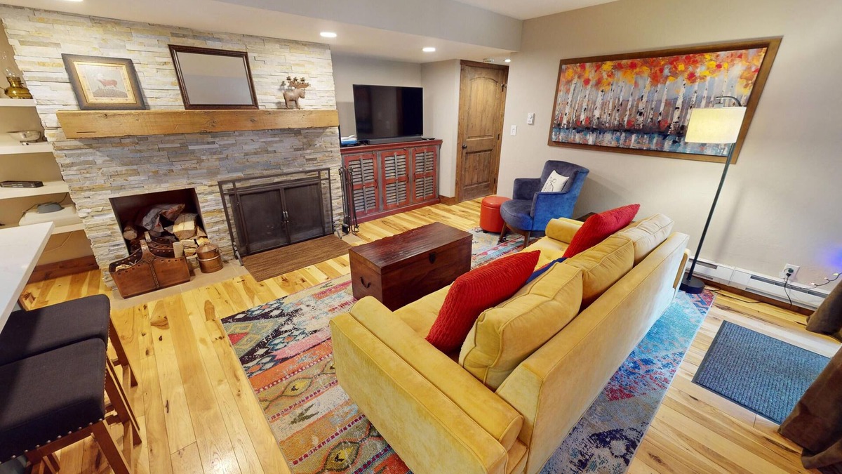 Keystone Condo | Pool, Hot Tub! Comfy 1st Floor Unit. Walk to River, Dining, Activities