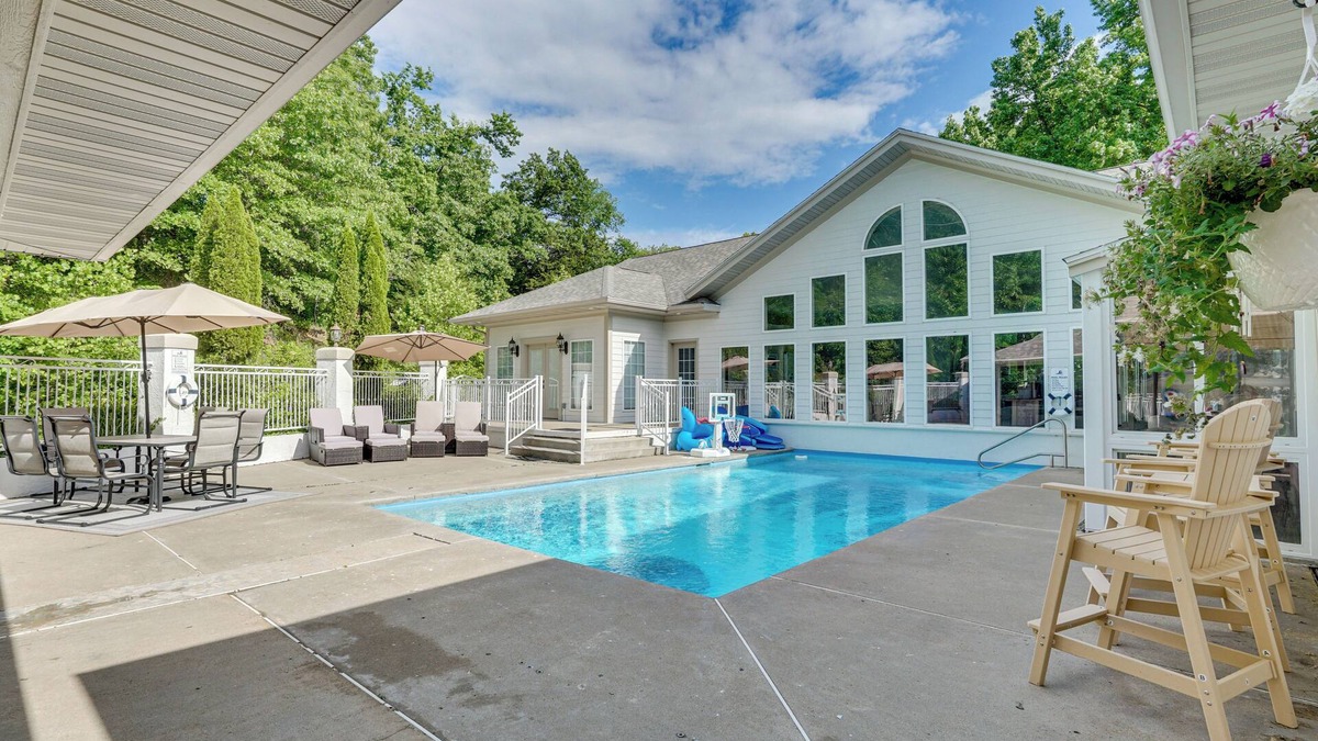 Camdenton House | Pool, Hot Tub & Pickleball Court: Lake Ozarks Home