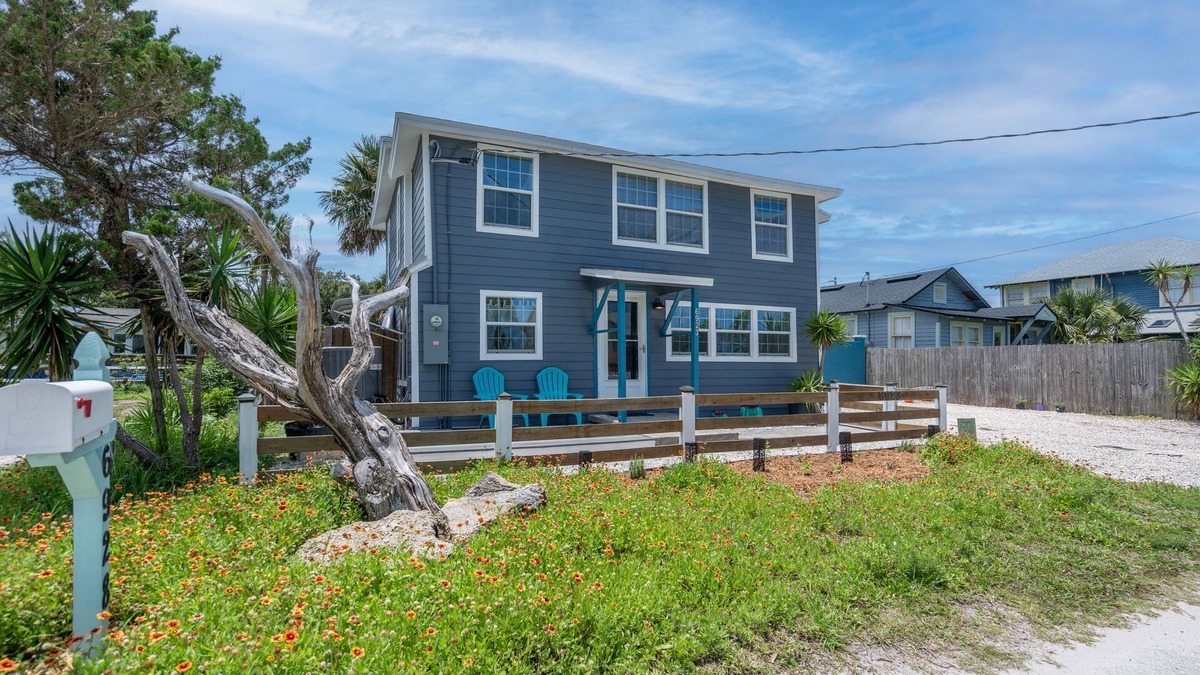 Crescent Beach Cottage | Pool, Hot Tub & Tiki Bar - Dog-Friendly Beach House in St. Augustine