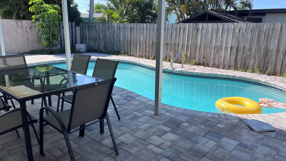Seacoast Shores House | Pool house, close to the beach!