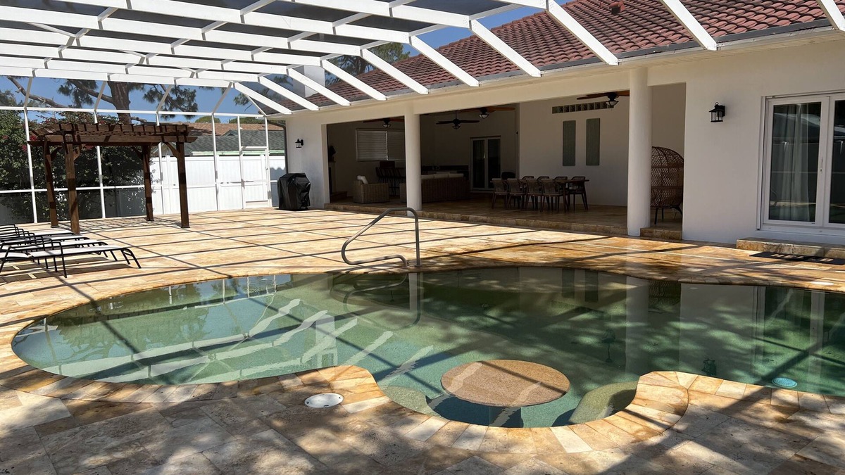 Vamo House | Pool house close to beaches, restaurants and amusement park