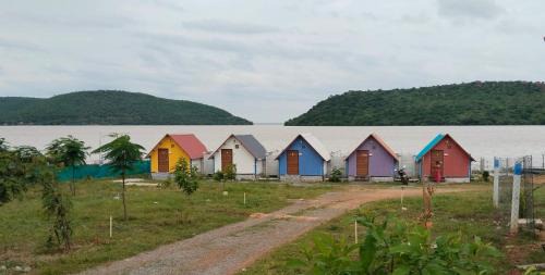 Kolhapur Apartment | Pool House Cotage Somasila