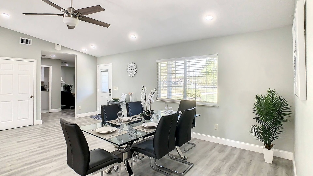 St. Cloud House | Pool House in Quiet Area, close to Disney and Universal