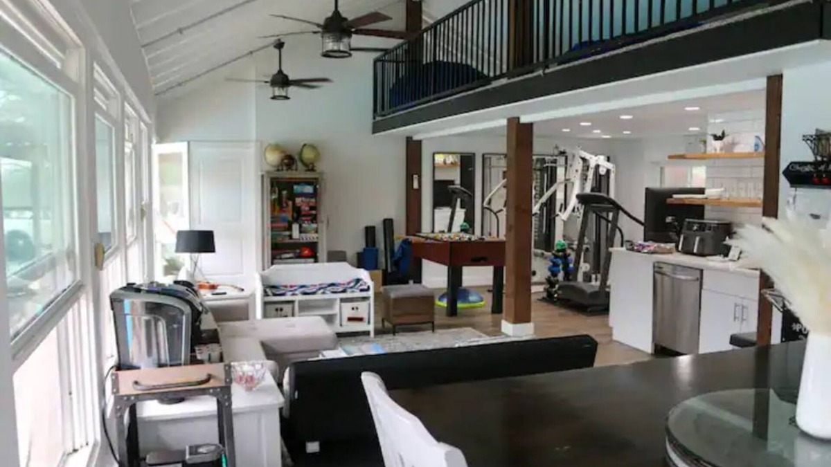 Fort Worth House | Pool House on the Lake with dock