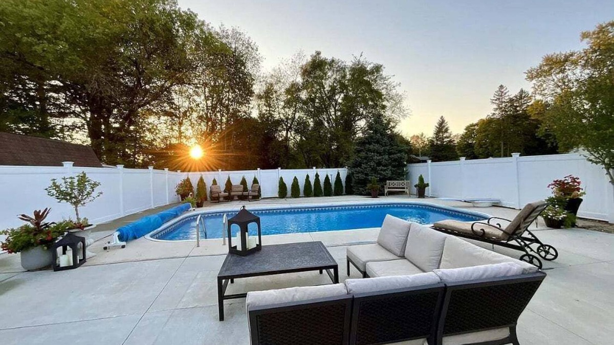 Fennville House | Pool is closing October 15! Hot Tub open year round!