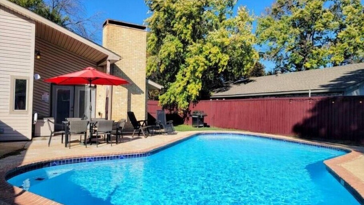 Plano House | Pool + Jacuzzi: A Gem, The Perfect House of Zen