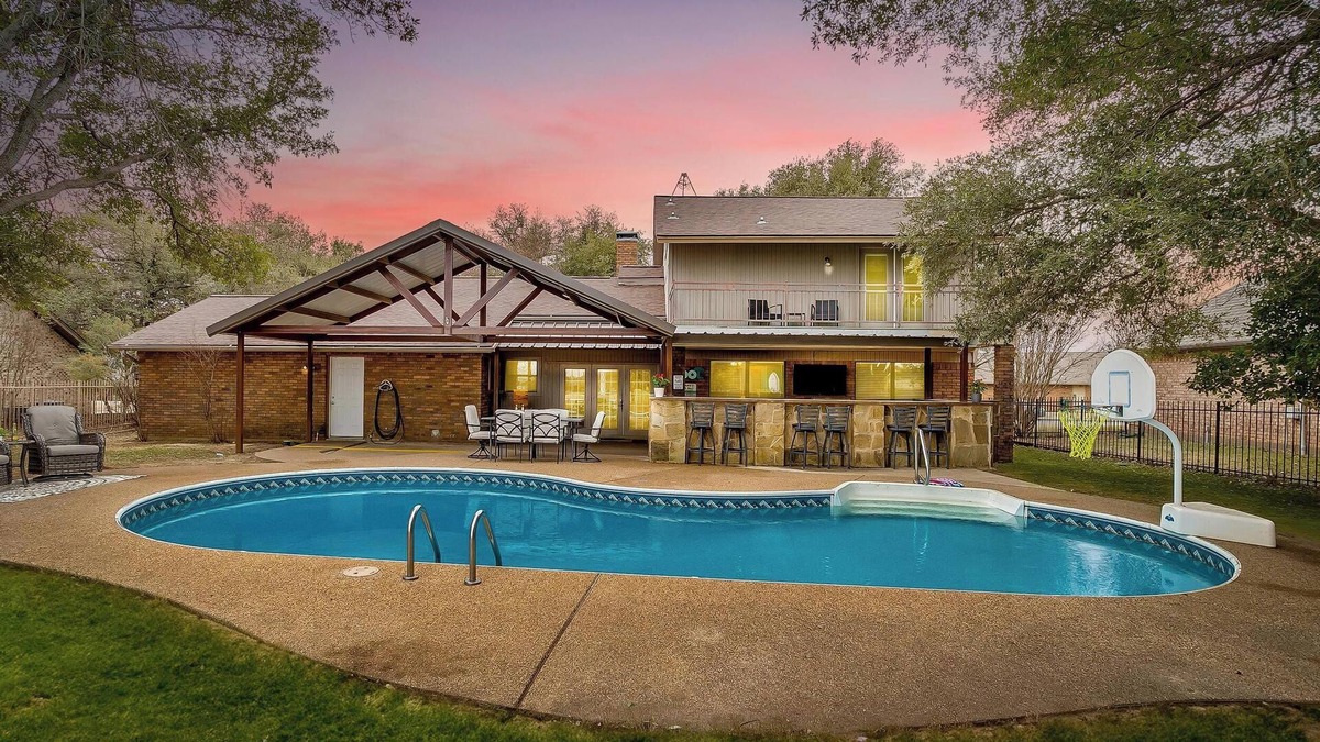 Stephenville House | Pool | On Golf Course | 3BR | Close to Tarleton