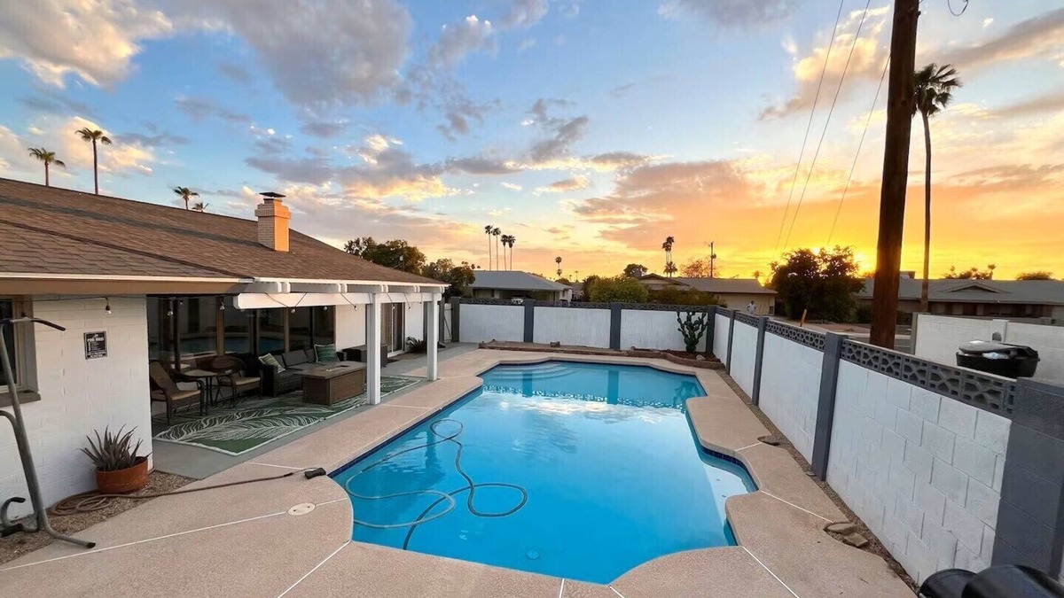 Rural-Geneva House | Pool paradise near ASU campus and Scottsdale