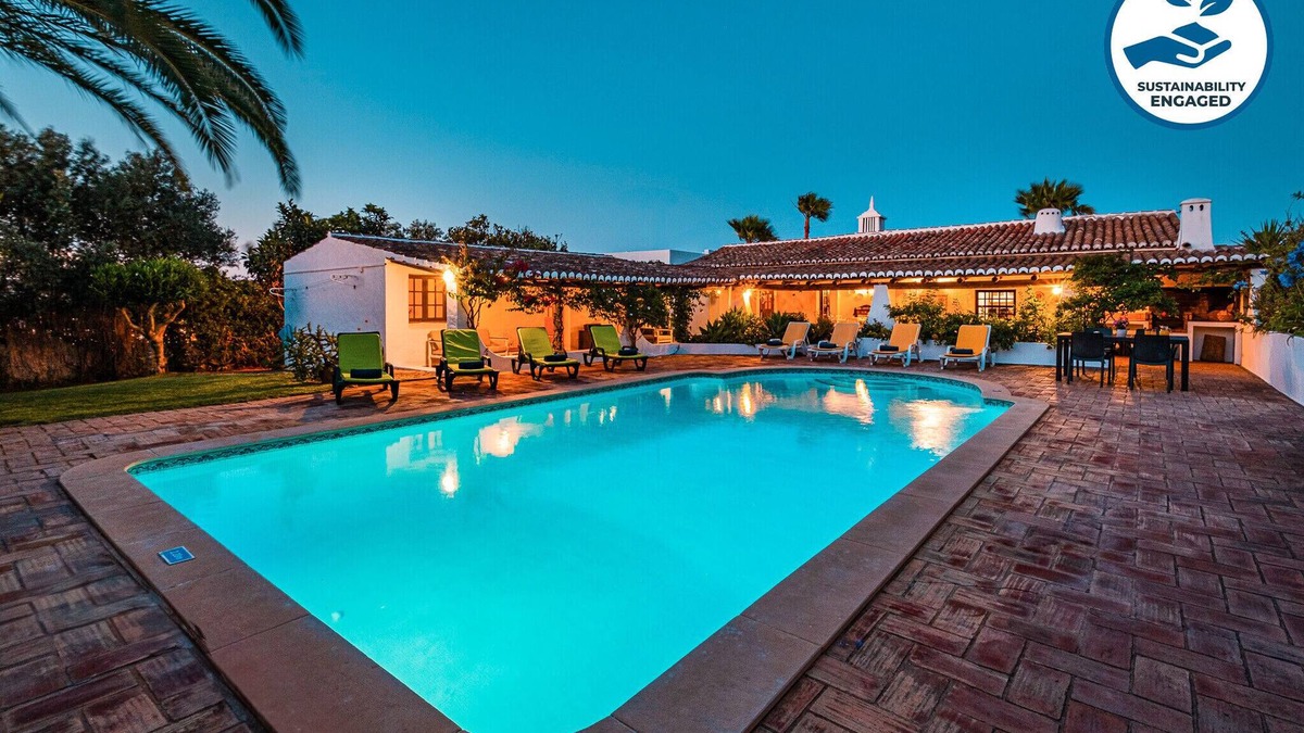 Guia Villa | Pool, Private Annex & BBQ – Albufeira