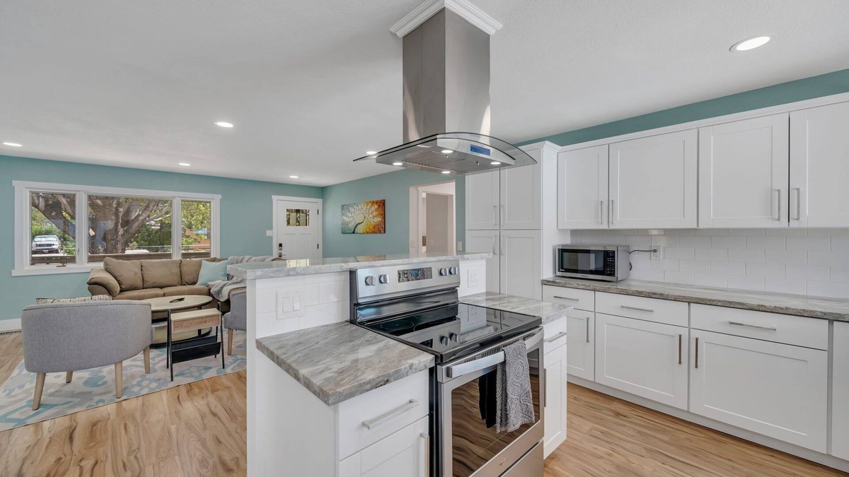 Reno House | POOL & SPA in Reno-Tahoe, family friendly- sleeps 10!