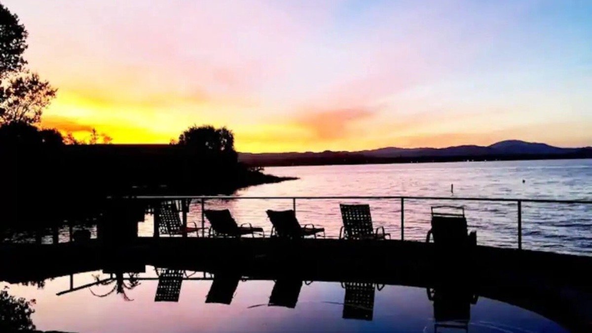 Lakeport House | Pool/Spa Lakefront, Lakeport, Clearlake, King Ste W/dock for fishing or boating.