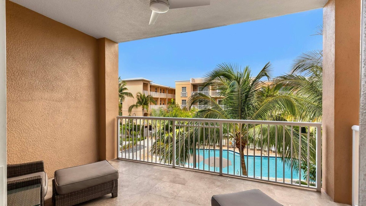 Key West Condo | Pool View 3BR Residence | Beachside Resort
