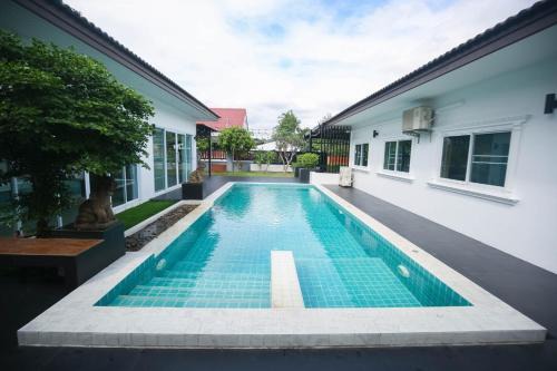 Pa Bong Villa | Pool Villa Chiangmai View Home