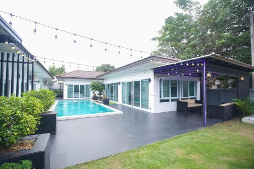 Pa Bong Villa | Pool Villa near Chiang Mai city with WiFi