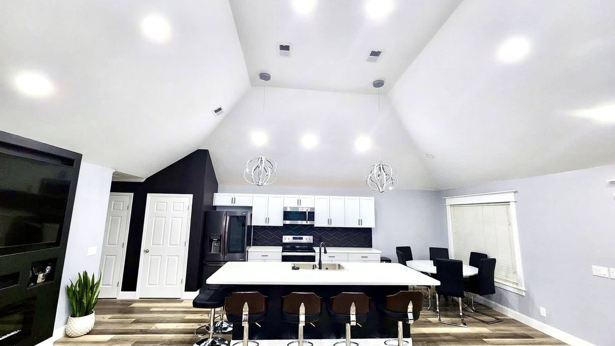 Pooler House | PoolerBnB, Spacious Modern Getaway near Savannah!