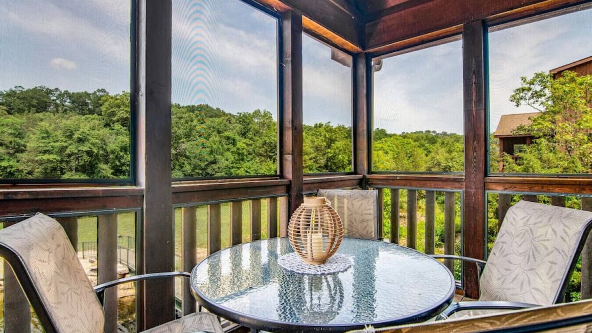 Reeds Spring Cabin | Poolside Duplex the A Side