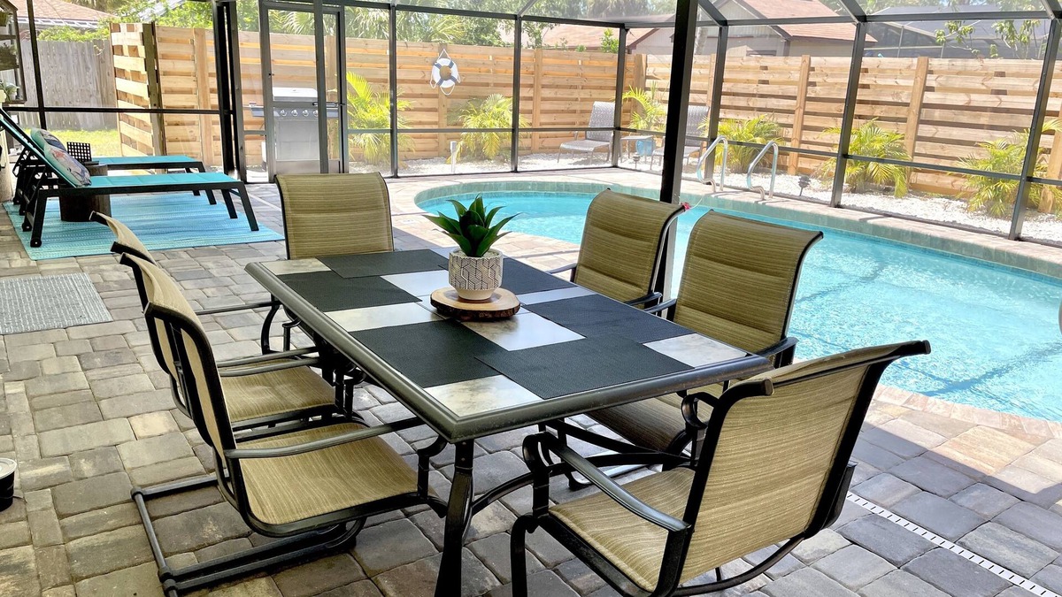 South Venice House | Poolside Oasis with heated pool-7 min to beach-2 King beds