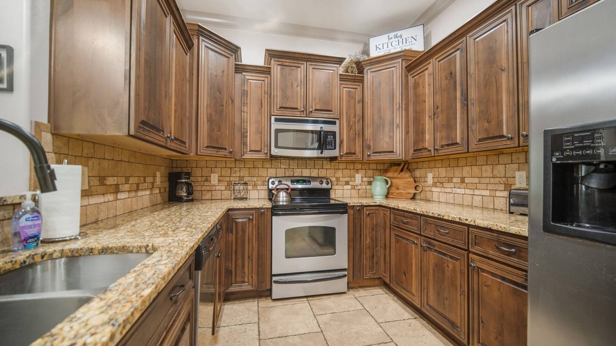 St. George Condo | Poolside Retreat Directly Across From Pool!