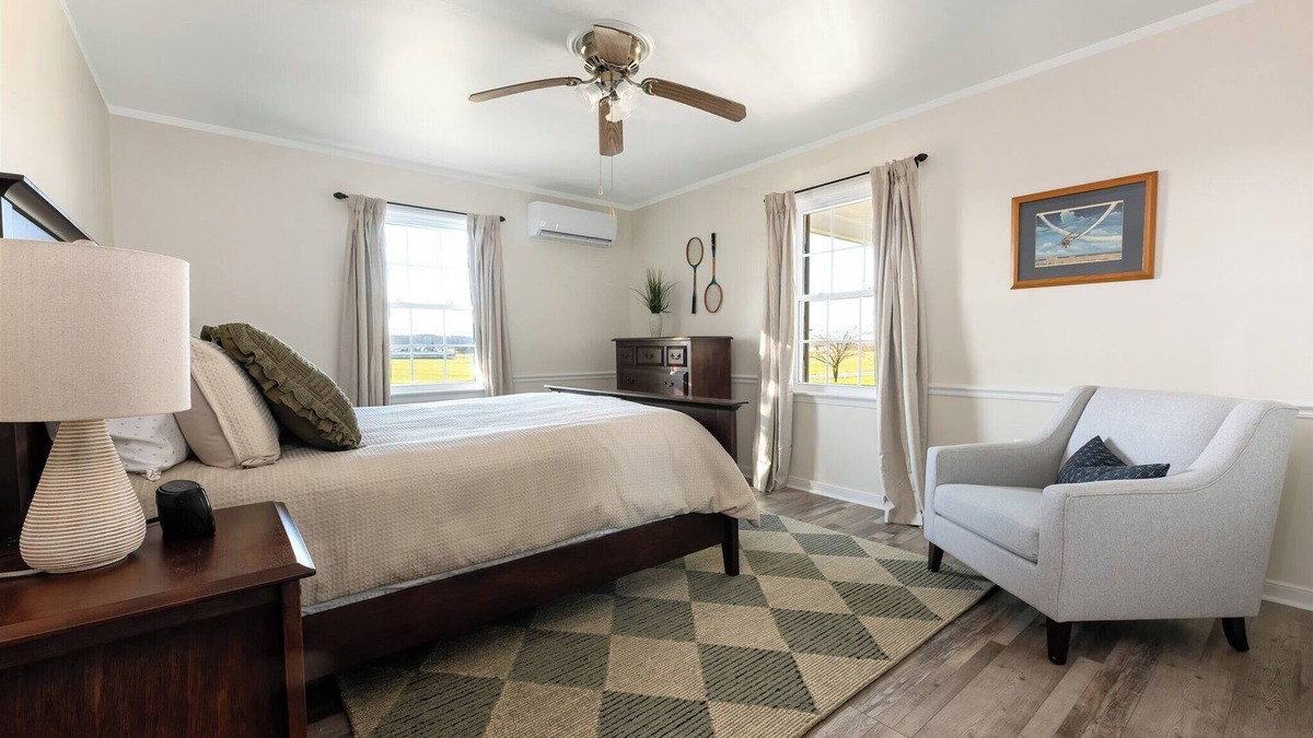 Honey Brook House | Poolside Villa among farmland views