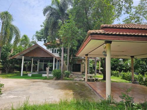 Nakhon Nayok House | Poolvilla Armthong Home