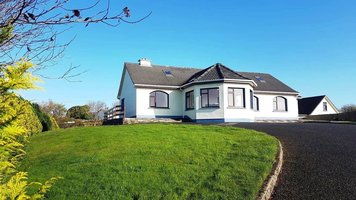 Inverin Ski Chalet | Pooreen House offering views of the Atlantic Ocean