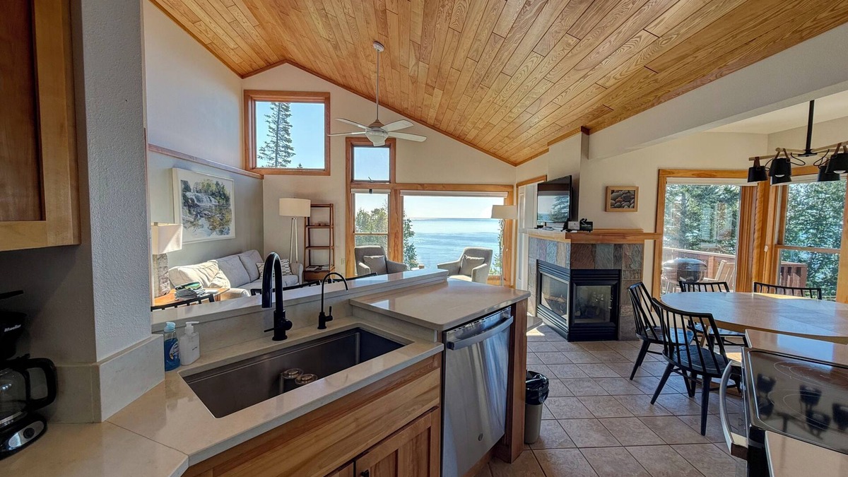 Lutsen Resort | Poplar River Condos