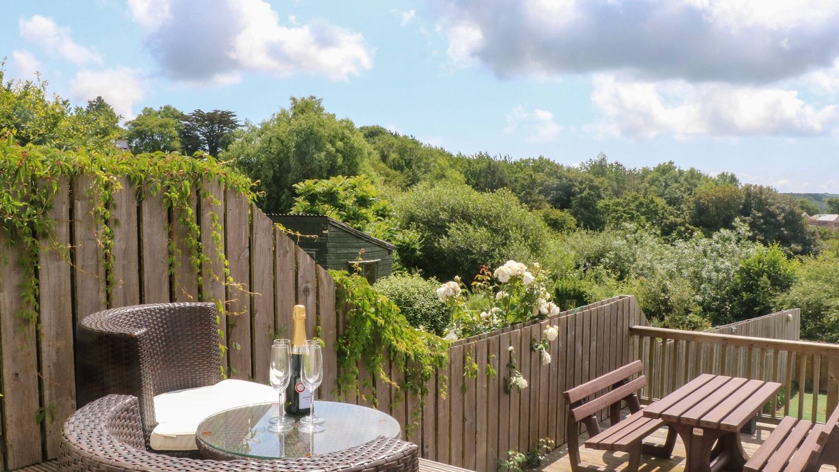 Blackawton Cottage | POPPY COTTAGE, pet friendly, country holiday cottage in Blackawton