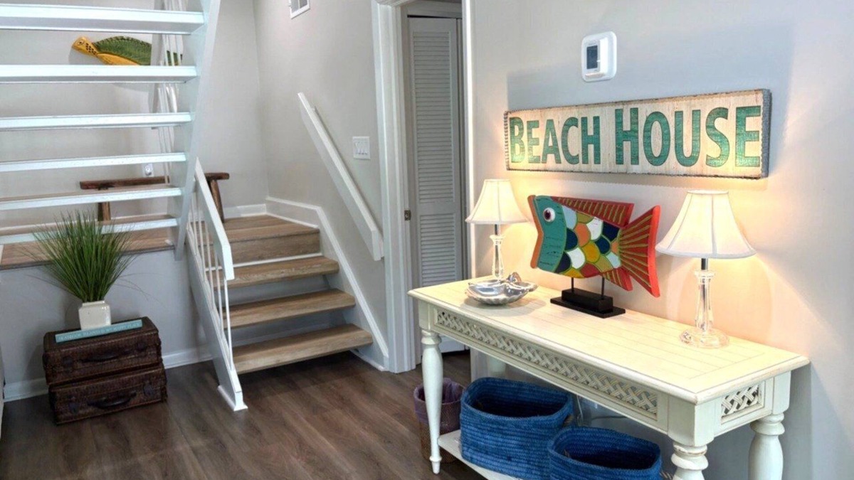 Spinnaker Beachhouses Villa | Popular Spinnaker Beach House! Close to Beach! Amenity Cards!