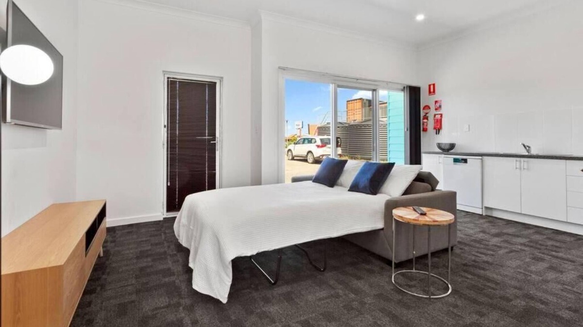Port Lincoln Apartment | Port Lincoln Shark Apartments