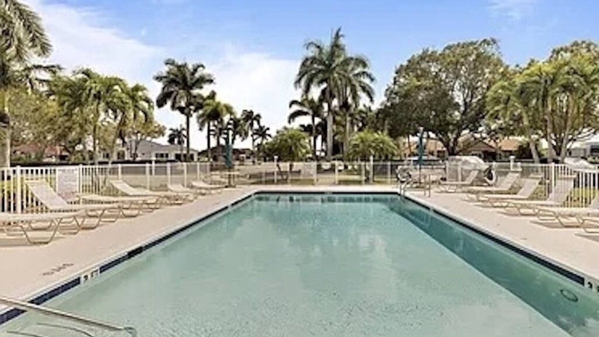 Naples Condo | PORT OF THE ISLANDS, FLORIDA.nRarely available first floor unit.