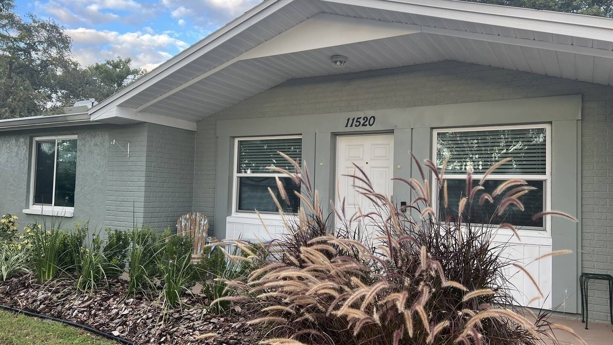 Bayonet Point Cottage | Port Richey Vacation Getaway, Family/Pet-Friendly, Near Beaches and Tampa Bay