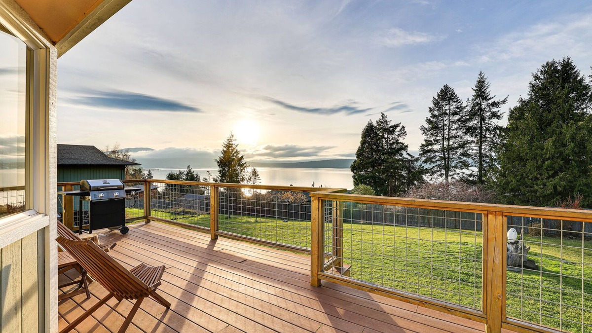 Adelma Beach House | Port Townsend Escape w/Deck, Bay & Mountain Views