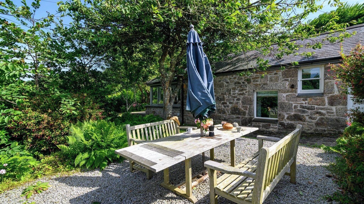 St Just House | Porth Nanven Cottage, Near St Just & Coast, Dog Friendly with Parking