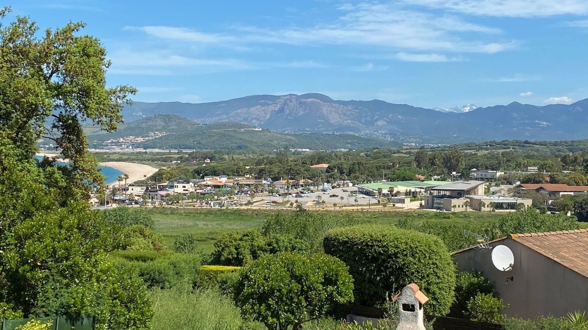 Pietrosella House | PORTICCIO A HOUSE JUST A STONE'S THROW FROM THE BEACH