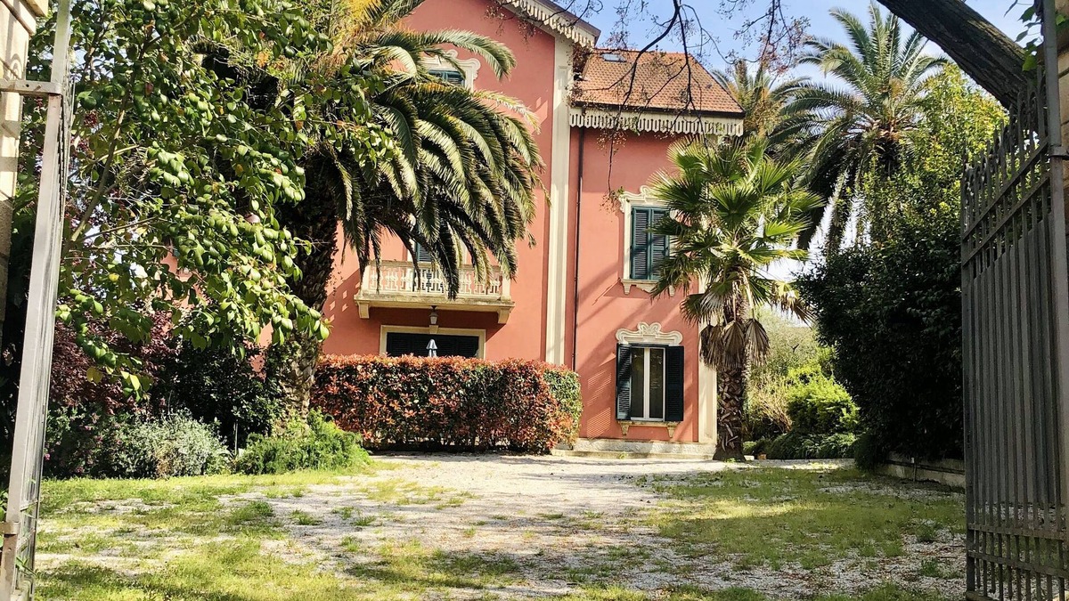 Silvi Apartment | Portion of villa Liberty with garden 200mt from the sea and the center of Silvi