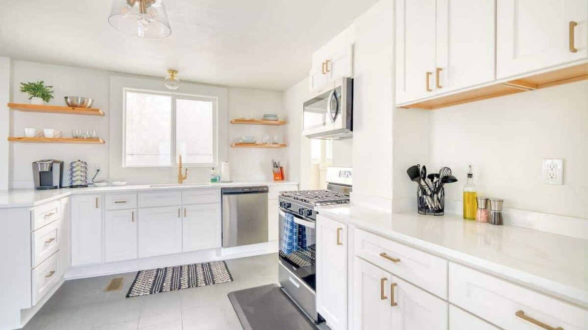 Uptown House | Portland Oasis - Stylish 4br Home in Nob Hill