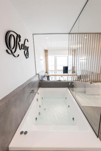 Ladadika Apartment | Porto Sea View Apartments - Luxury Junior Suites