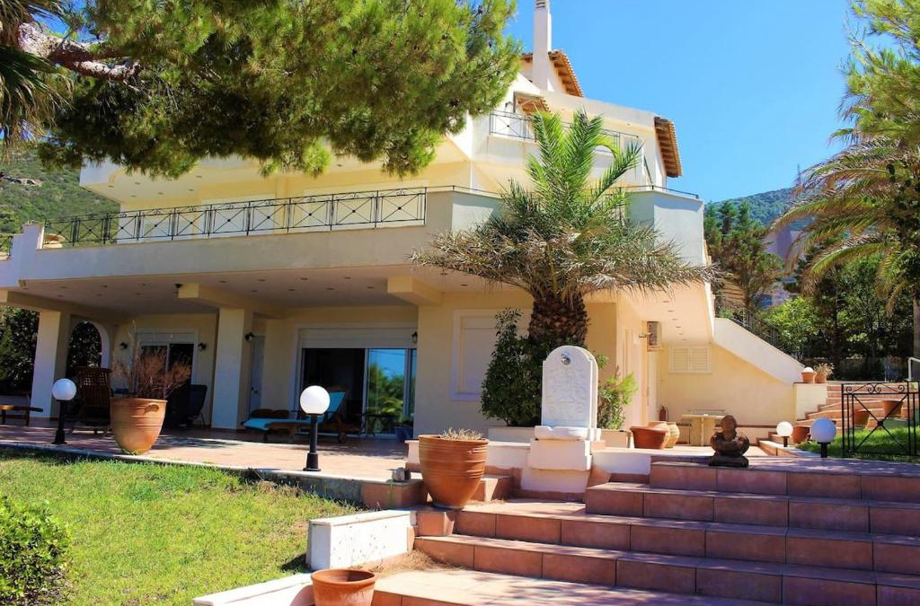 Ormos Agiou Ioannou Apartment | PortoRafti seaview garden Villa
