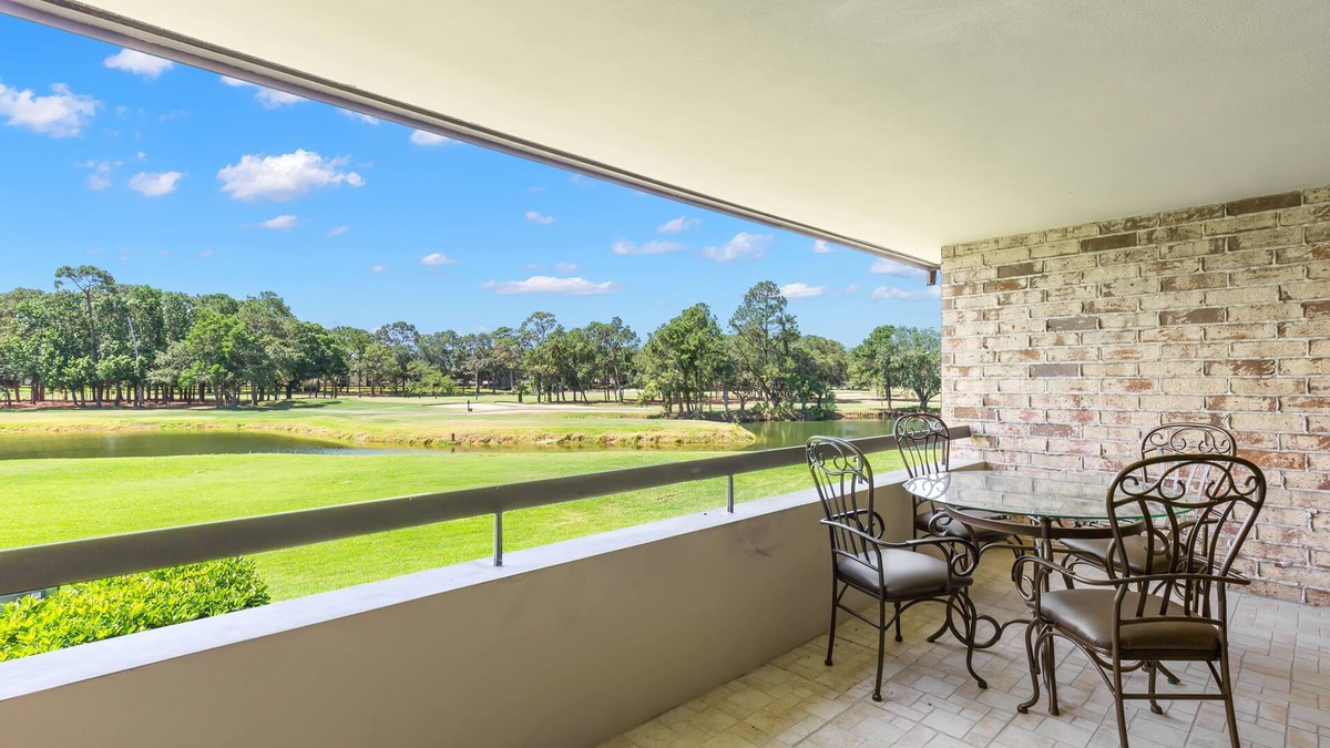 Palm Harbor Condo | PORTRUSH 3075 AT THE INNISBROOK RESORT RENOVATED CONDO WITH LAKE VIEW