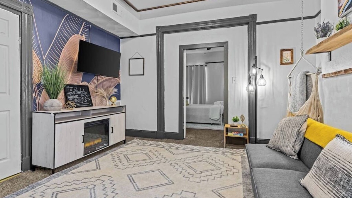 Portsmouth Apartment | Portside~Kid Friendly~Fast Wi-Fi~Self Check in