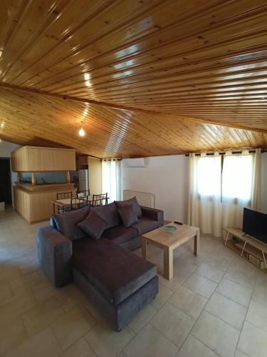 Ireon Apartment | Poseidon home in Ireo, by the sea