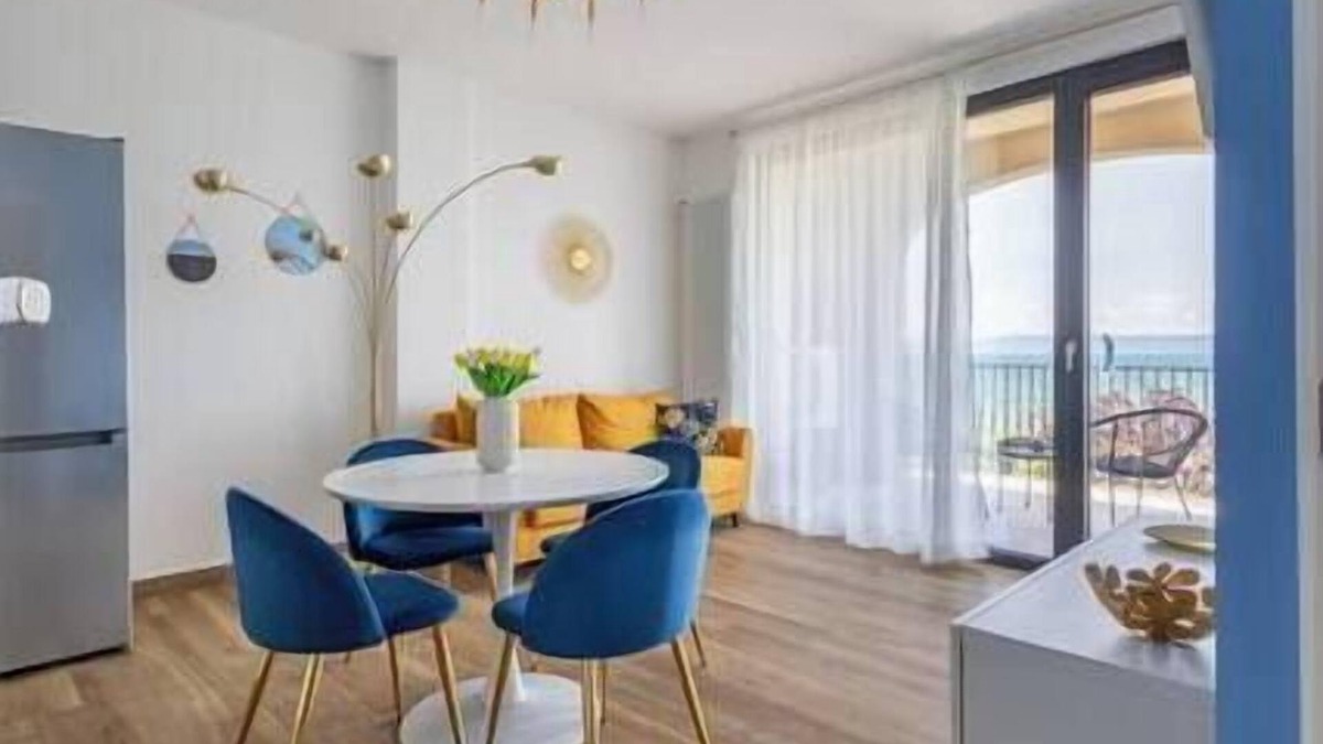 Marta Apartment | Position Terrace 2 bedrooms Wi-Fi Kitchen TV 4k