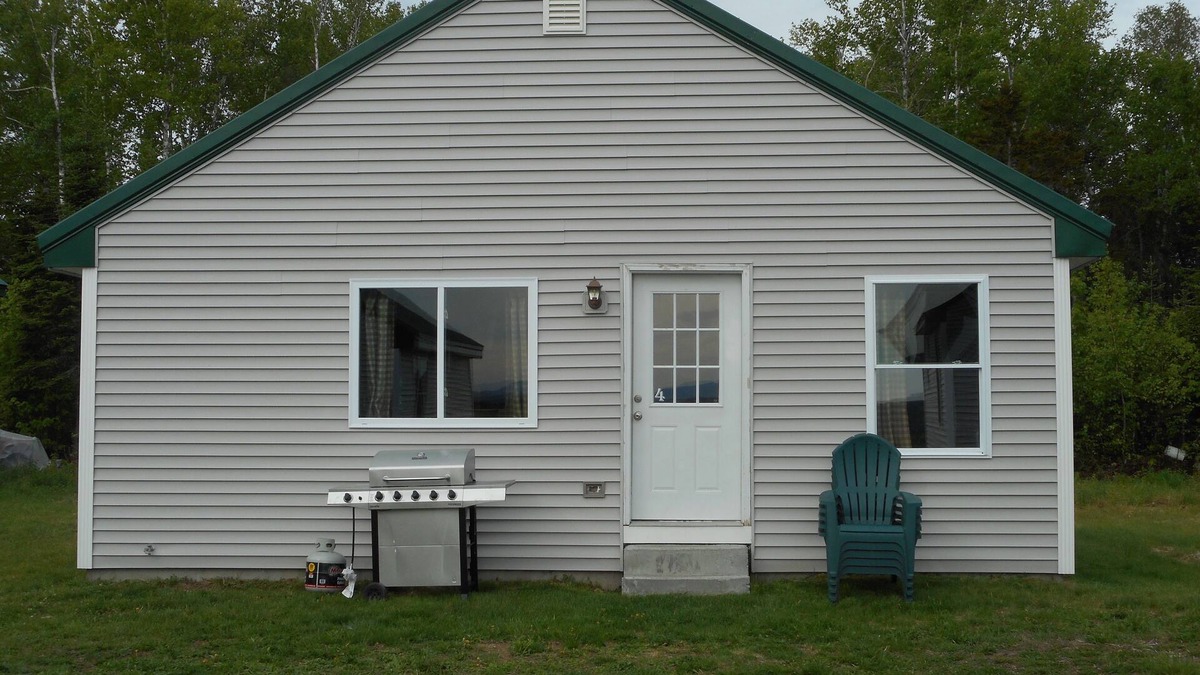 Shirley Cabin | Post and beam cabin with king and bunk