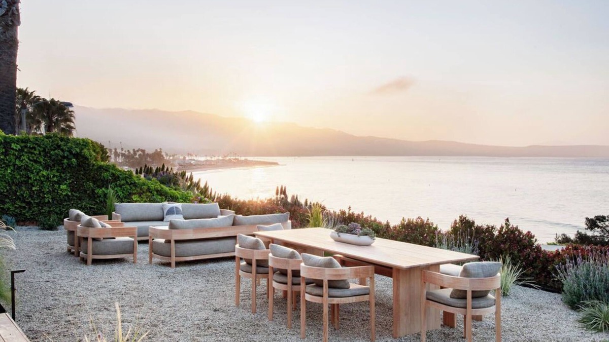 East Mesa House | Post Script Beach House, Barefoot Luxury in Santa Barbara
