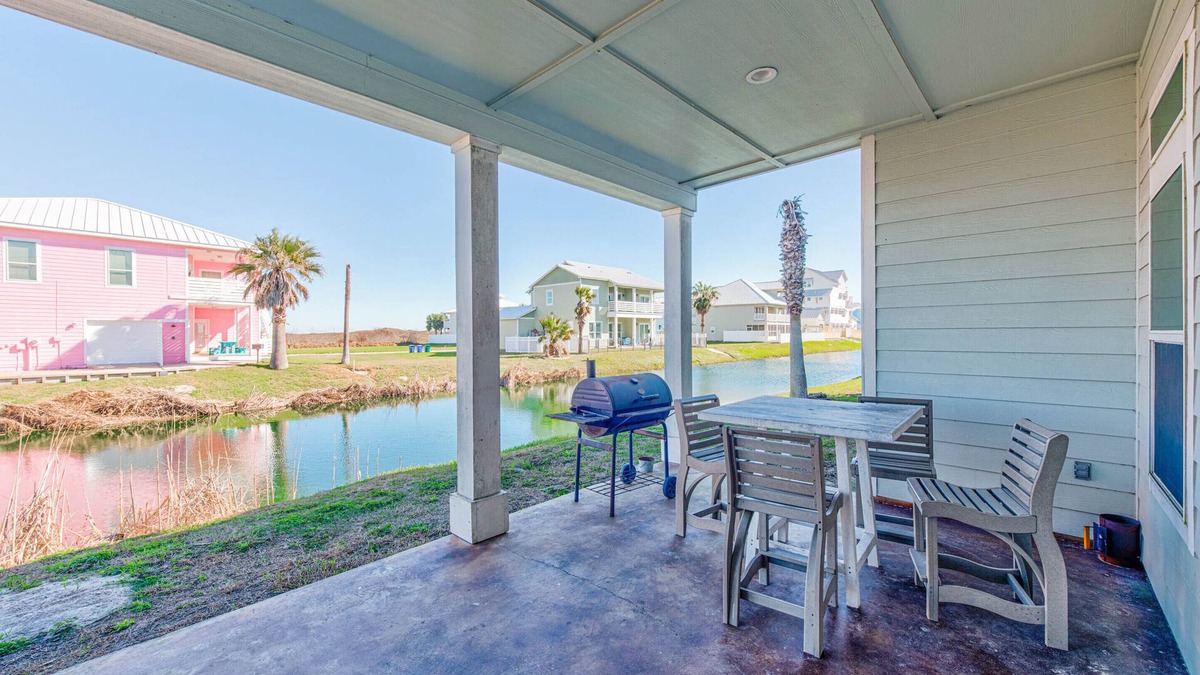 Port Aransas House | Postcard from Paradise | Pet Friendly, Shared Pool