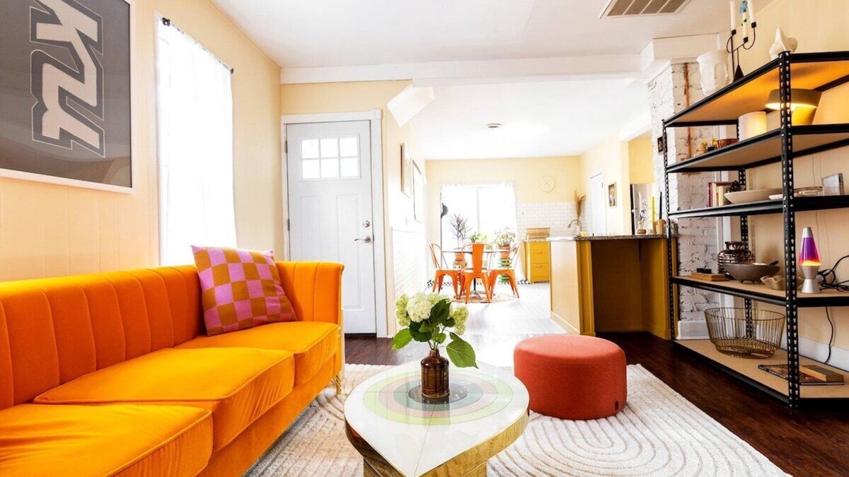 Bay View House | Potter Upper · Bright 1.5BR in the Heart of Bay View - w/Parking