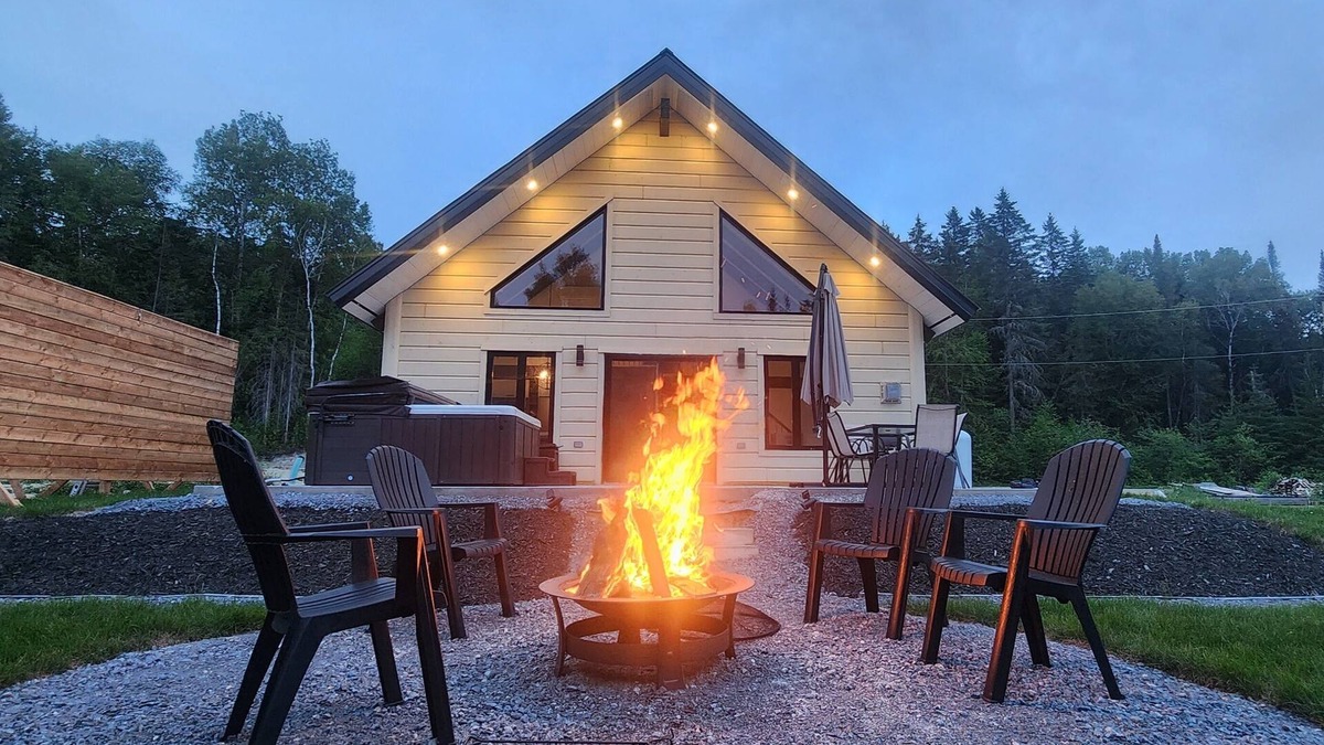 Alma Ski Chalet | Pour 6 personnes, Lac Saint-Jean : Quai-spa-kayaks
