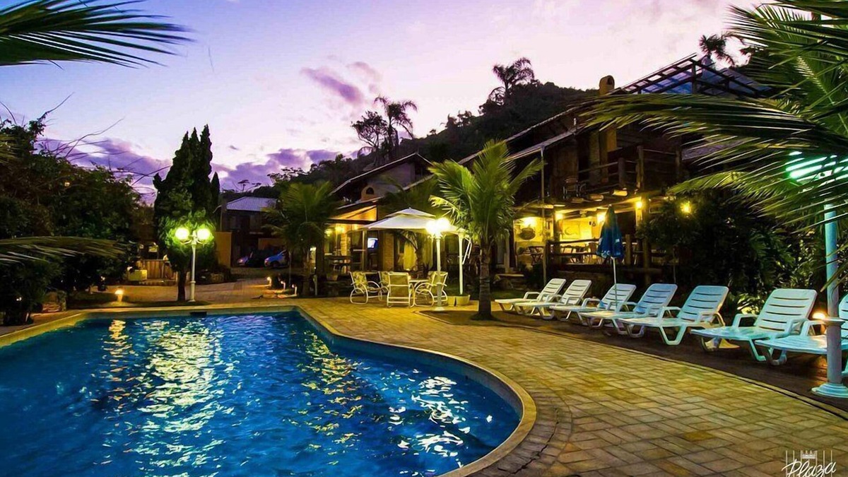 Praia da Armacao do Itapocoroi Hotel | Pousada Canto da Vigia