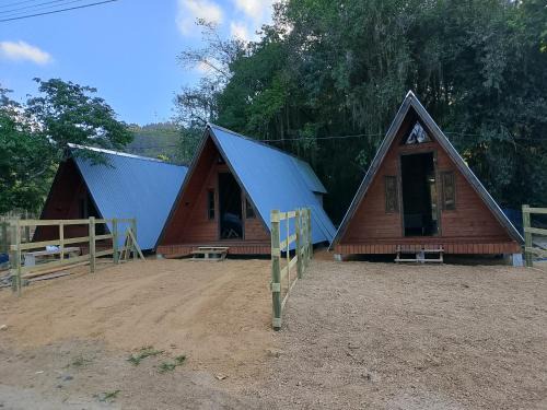 Pedras Grandes Cabin | Pousada Vale das Pedras 01